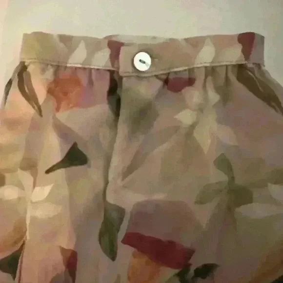 Harper and Joy Henley Style Blouse in floral Pattern—plus size 2X - Picture 6 of 8